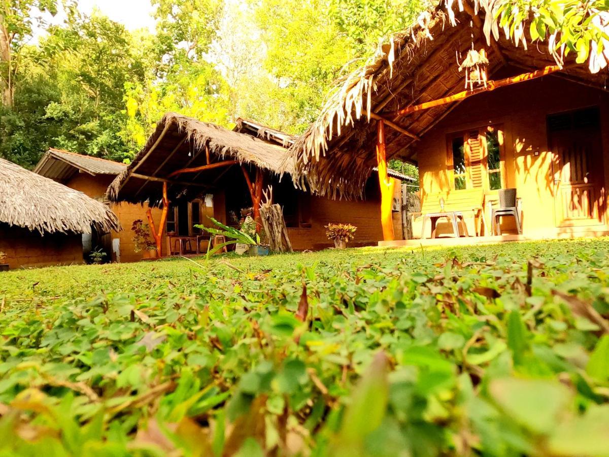 Hasthi Safari Cottage Удавалаве Экстерьер фото