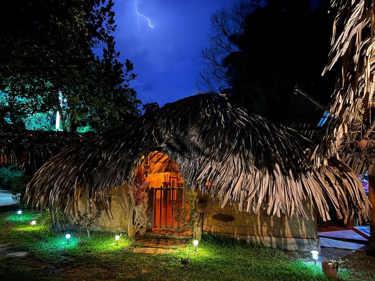 Hasthi Safari Cottage Удавалаве Экстерьер фото